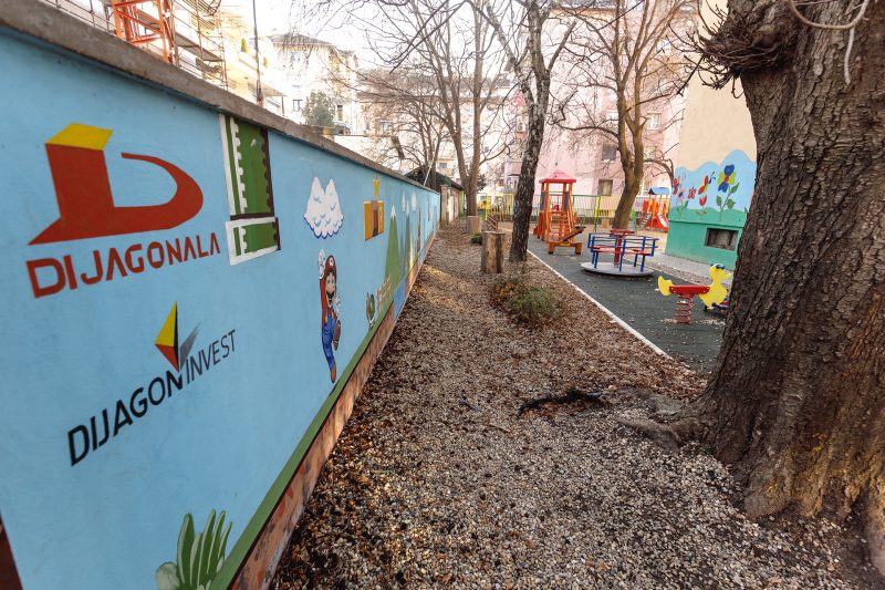 Im vergangenen Jahr spendete Diagoninvest Kindern in einer der Kindereinrichtungen (Radosno detinjstvo) von Novi Sad einen Spielplatz. Dies ist nicht das einzige Projekt, das wir erreicht haben, und es gibt Pläne für ähnliche Projekte.
